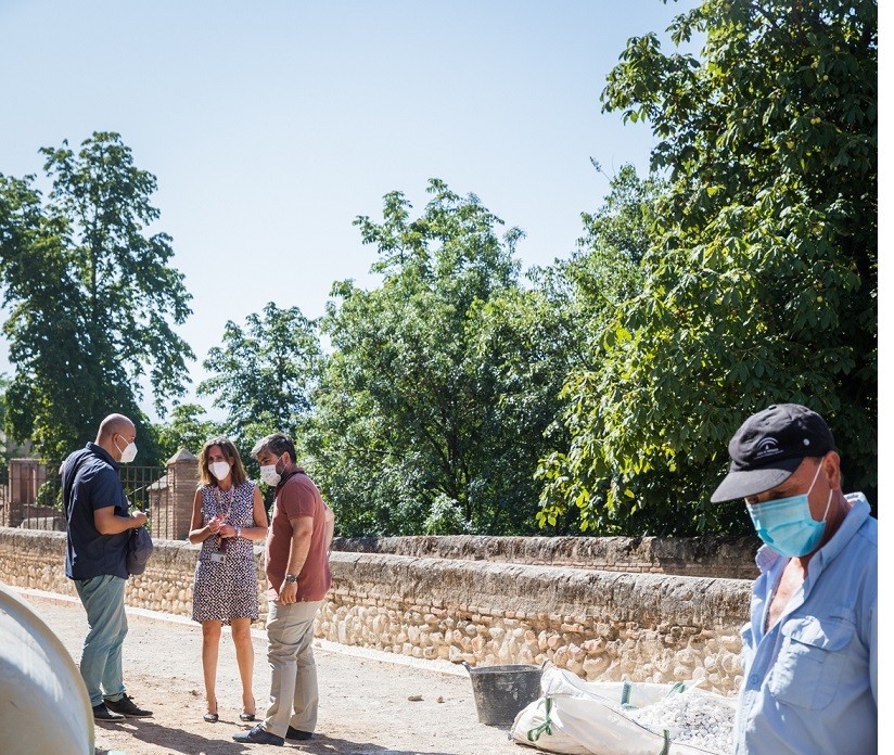 La Alhambra mejora la accesibilidad del callejón que da acceso al Palacio de los Abencerrajes