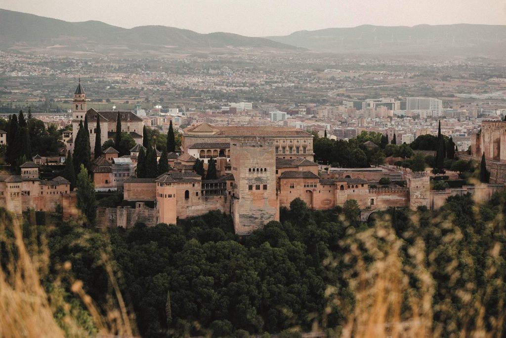 La exposición ‘El milagro que nació del agua’ profundiza en los valores históricos y patrimoniales de los jardines del Generalife y la Alhambra