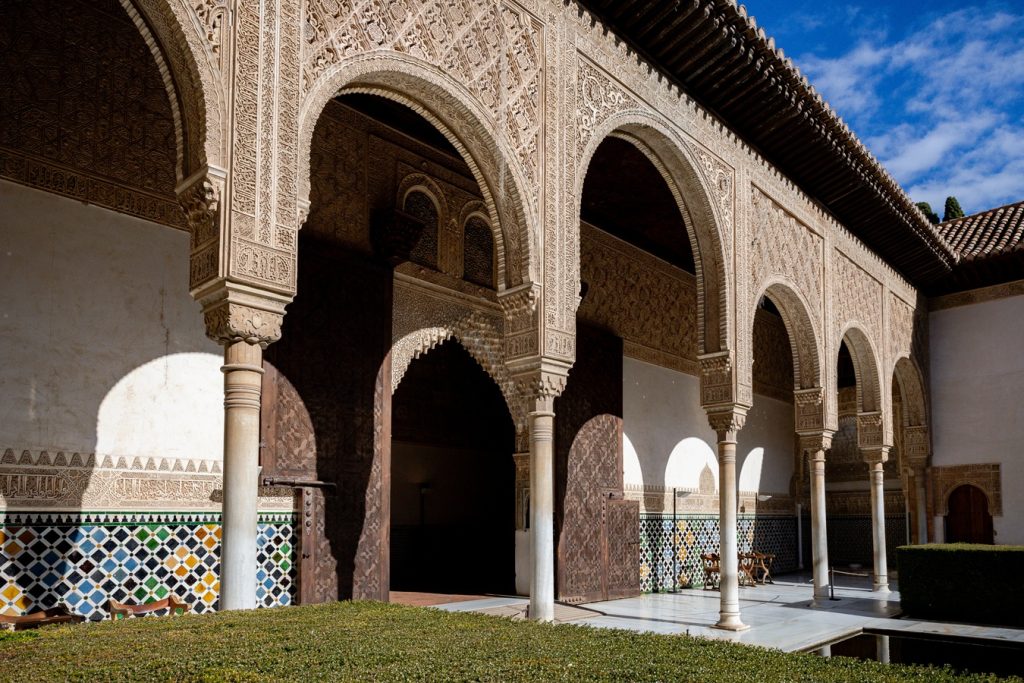 La Alhambra organiza visitas educativas para familias en Semana Santa