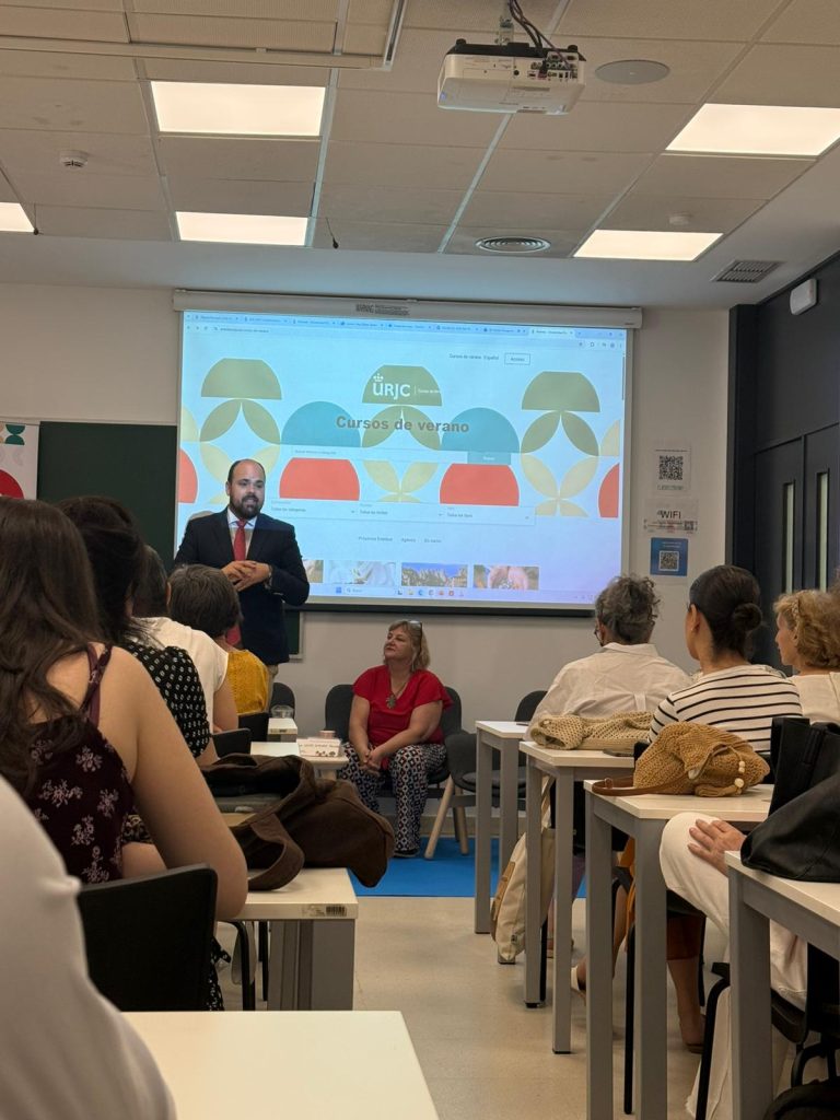 El curso de verano de la Universidad Rey Juan Carlos de Madrid sobre el 25 Aniversario de la declaración de Aranjuez como Paisaje Cultural Patrimonio de la Humanidad, reúne a expertos y responsables institucionales para reflexionar sobre los retos de su conservación y futuro